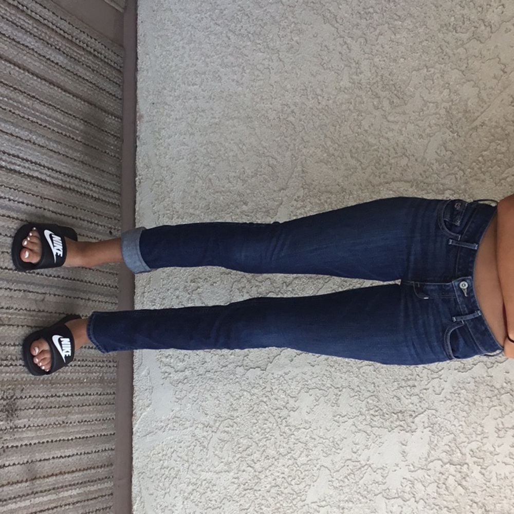 Hollister jeans used. Barely worn. 5s w27 L31